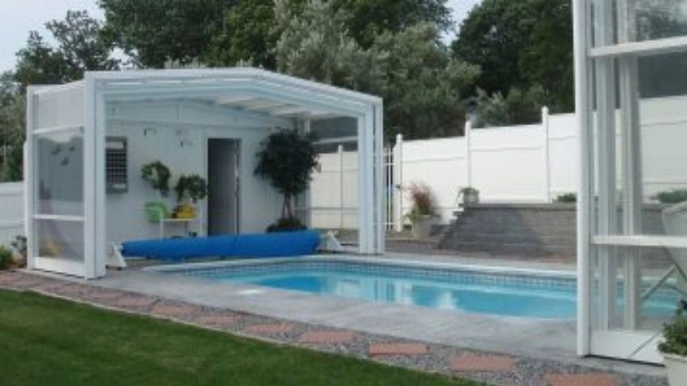 Benefits of a movable swimming pool roof