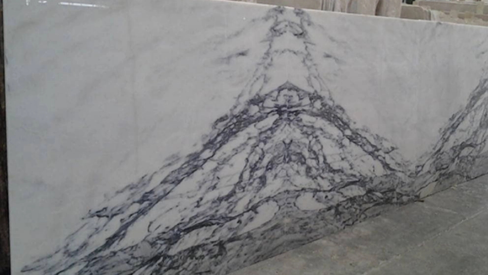 The use of Niriz porcelain stone