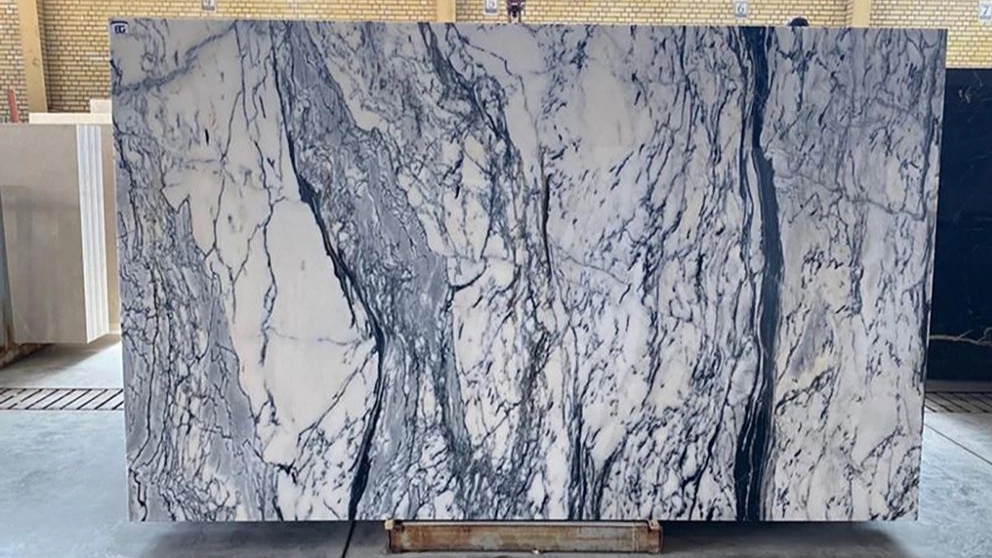 Advantages of Niriz porcelain stone slabs