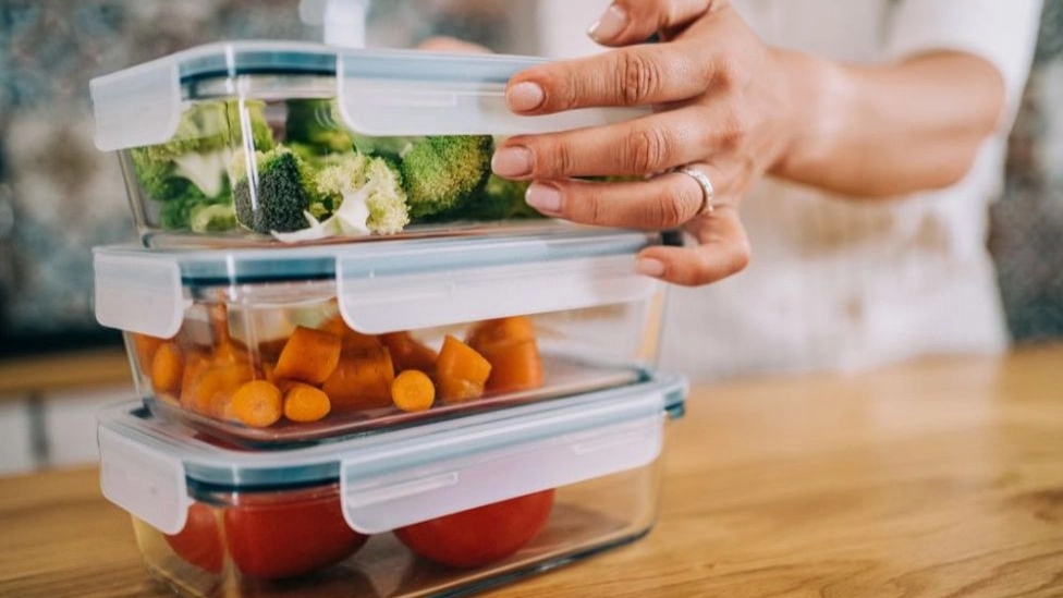 Characteristics of food storage containers