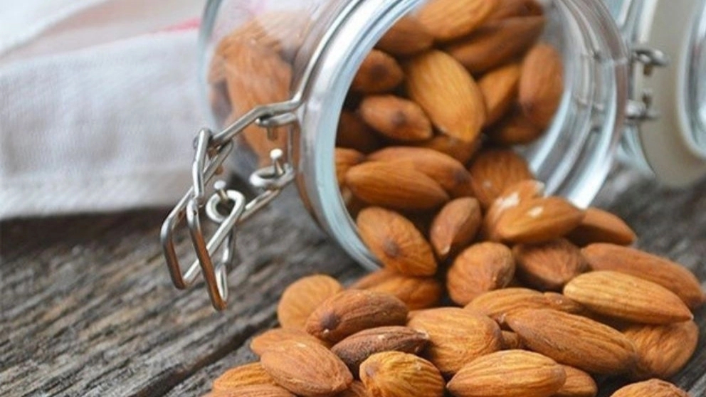 Benefits of daily consumption of almonds