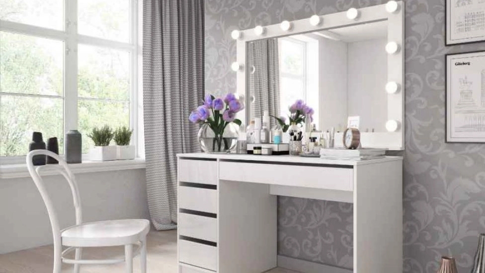 Features of the dressing table