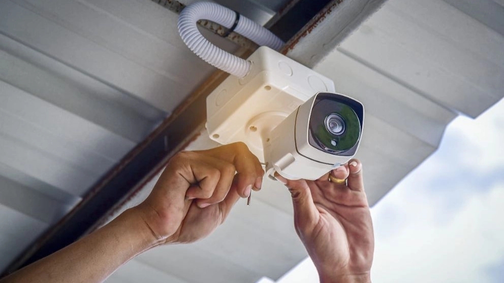 The difference between a CCTV camera and a burglar alarm