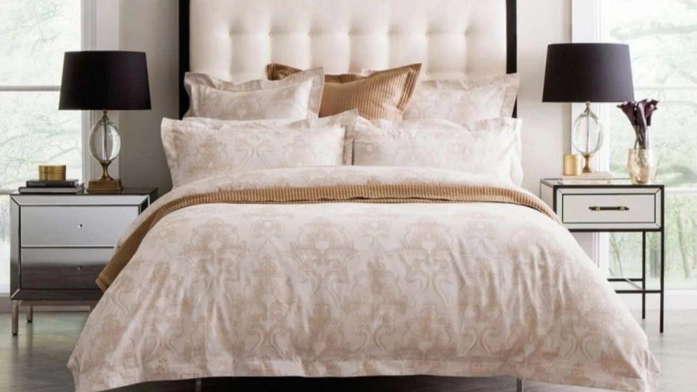 Comfort sleep goods, selling all kinds of bedspreads, pillows, blankets and mattresses in Bojnoord