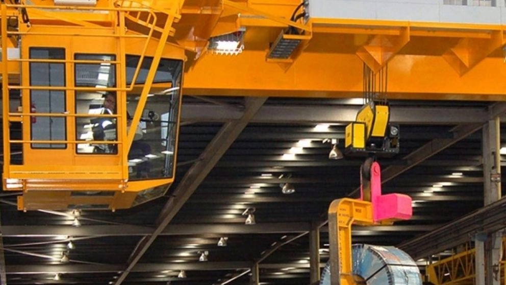 Types of overhead cranes in terms of their use in the industry