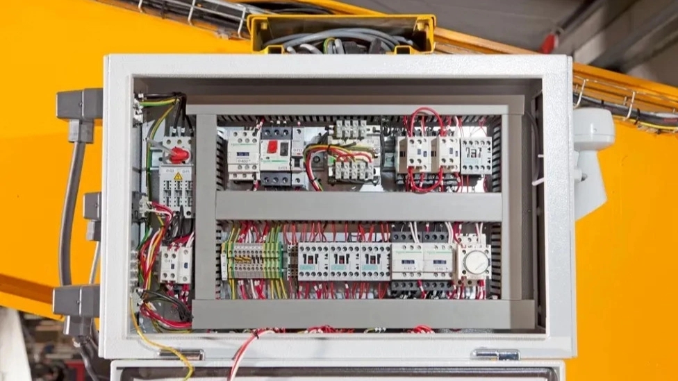 Advantages of the crane switchboard