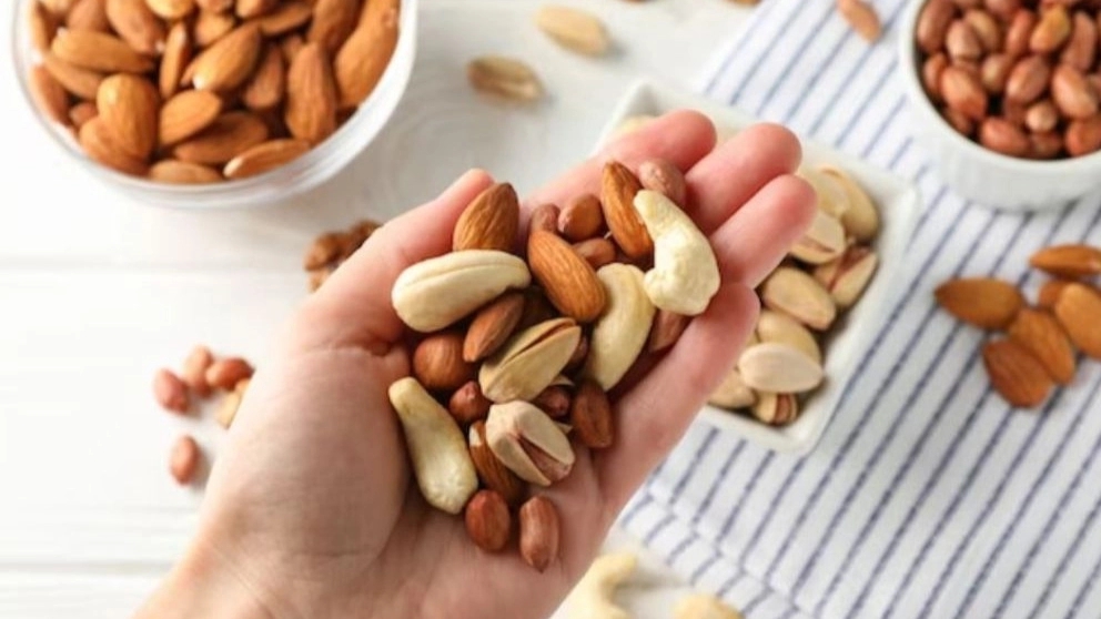 The most important properties of nuts for health and treatment of diseases