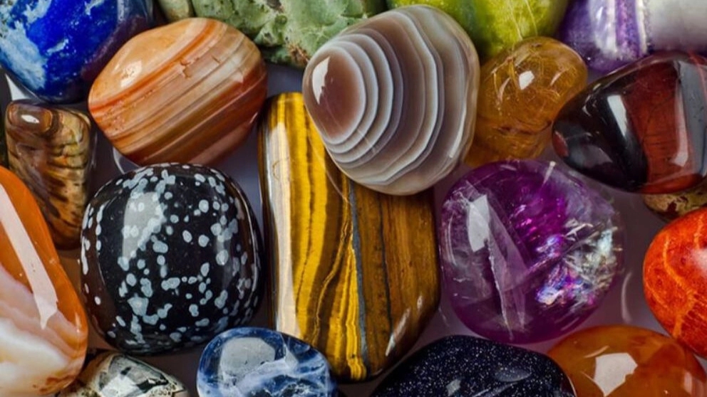 Introducing all kinds of ornamental and healing stones