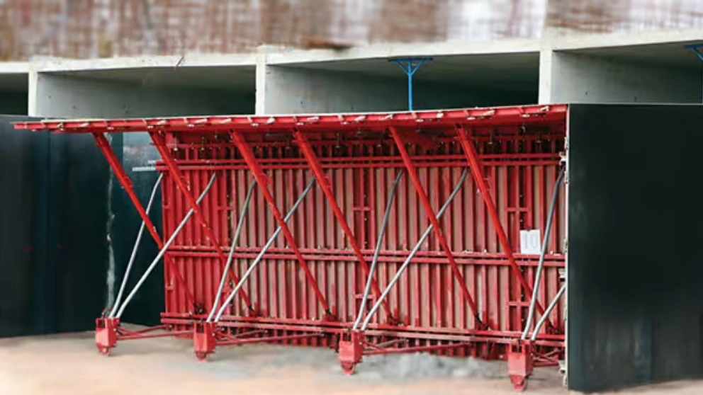 Sazeh Gostar Mahan, a manufacturer of jacks and molds of various dimensions in Tehran