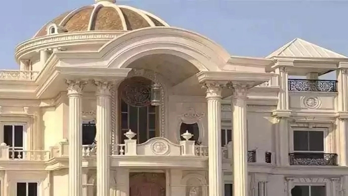 Implementation of the classic Roman facade and the facade of the bright free building in Urmia