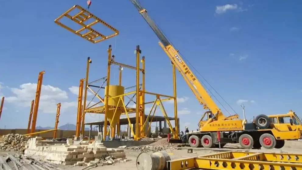 Types of industrial or workshop cranes