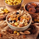 Dry Ata, selling all kinds of nuts, walnuts, rice and tea in Ferdis