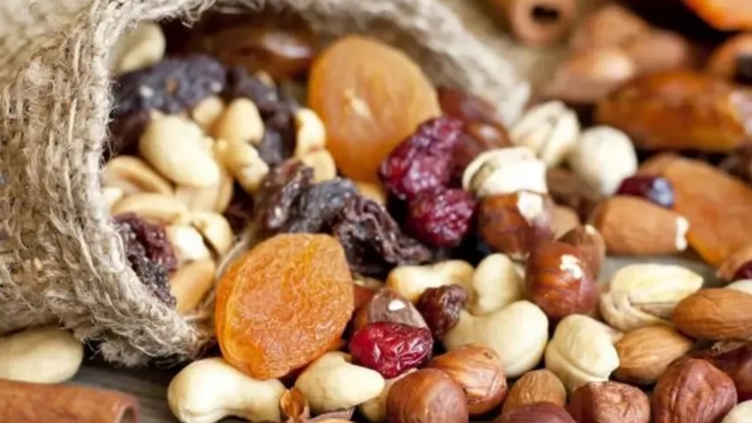 Dry Ata, selling all kinds of nuts, walnuts, rice and tea in Ferdis