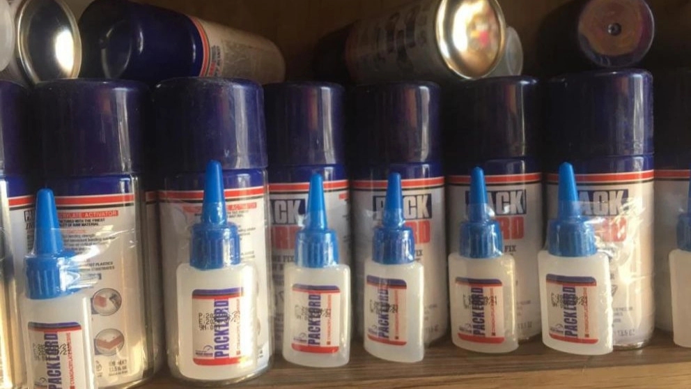 Sabouri glue, sale and distribution of all kinds of glue in Shiraz
