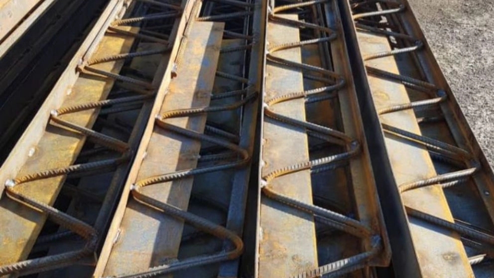 Construction of metal beams