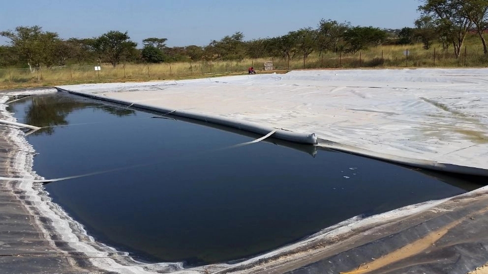 Introduction of geomembrane sheet