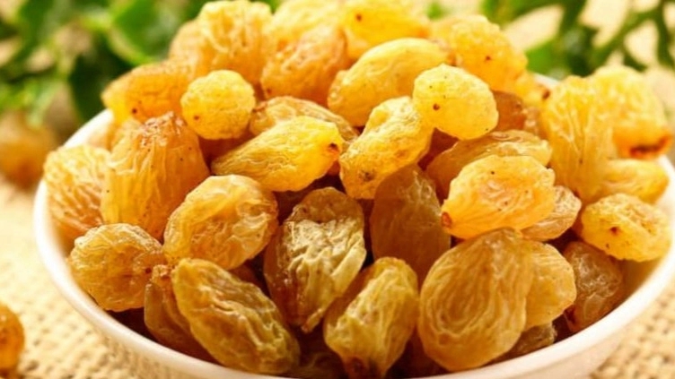 Wholesale sale and export of plums and raisins