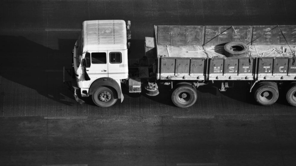 Transport with caterpillar loaders
