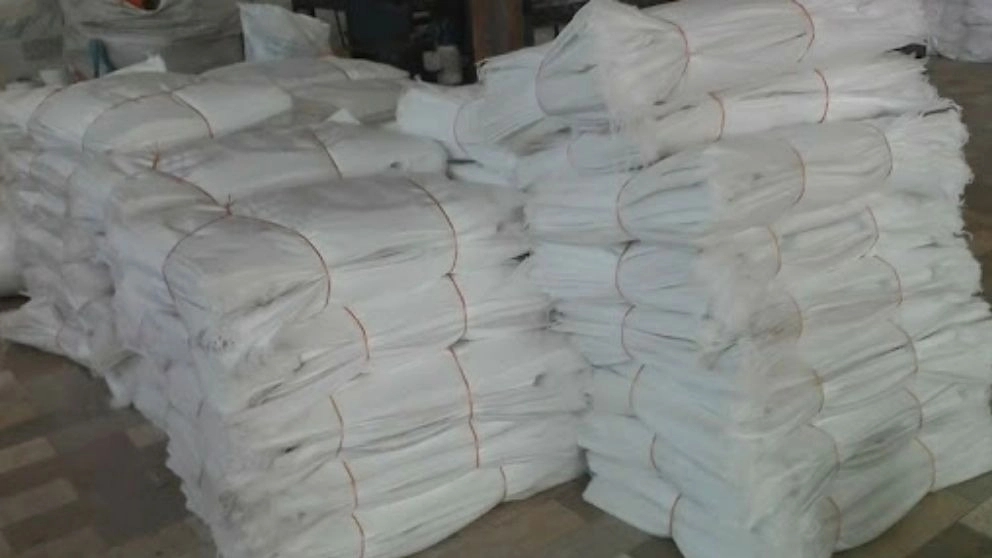 Mehrabani sack shop, a seller of all kinds of bags of straw, wheat, plaster, cement in Tehran