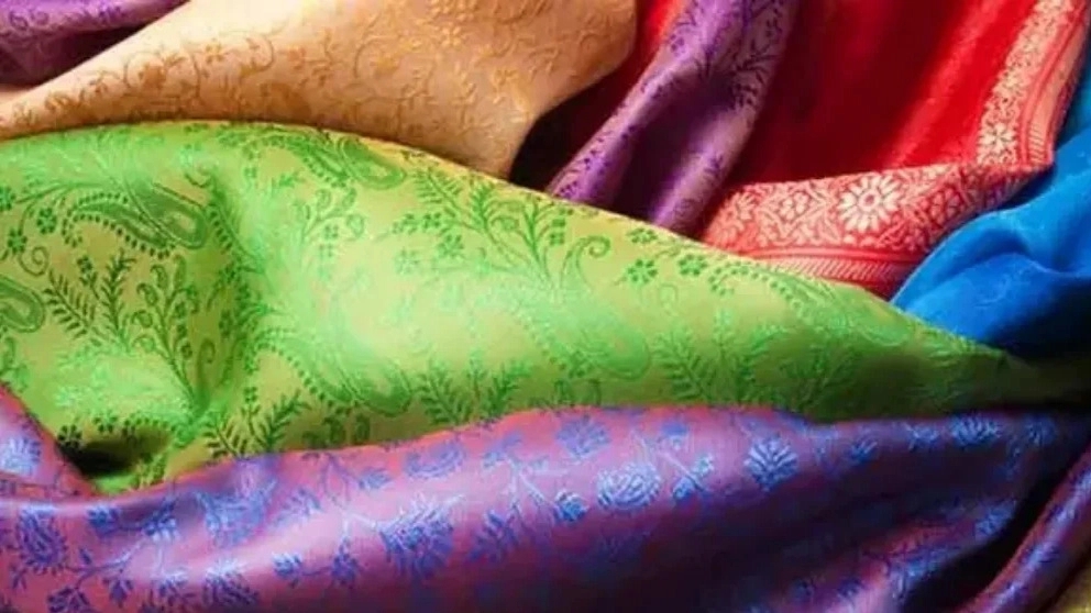 Golden silk fabric shop, all kinds of dress fabrics in Chabahar, Sistan and Baluchistan