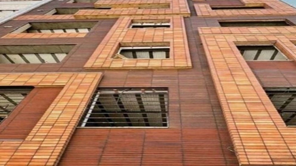Fire brick facade
