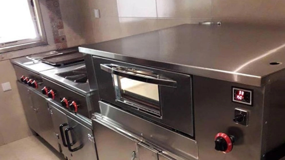Santagaran Javed, manufacturing Italian and American pizza ovens in Tehran