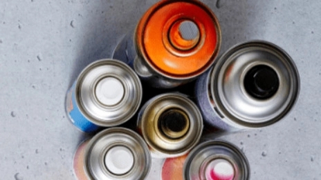 spray can
