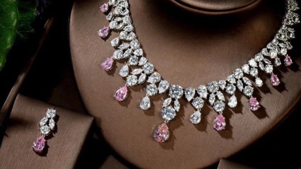 How to choose bridal gold service?