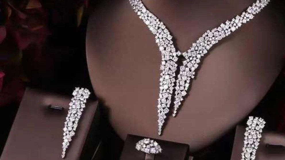 چگونه سرویس طلا عروس انتخاب کنیم؟