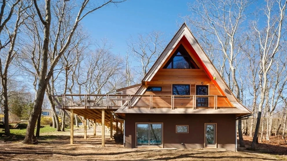 Prefab wooden villa