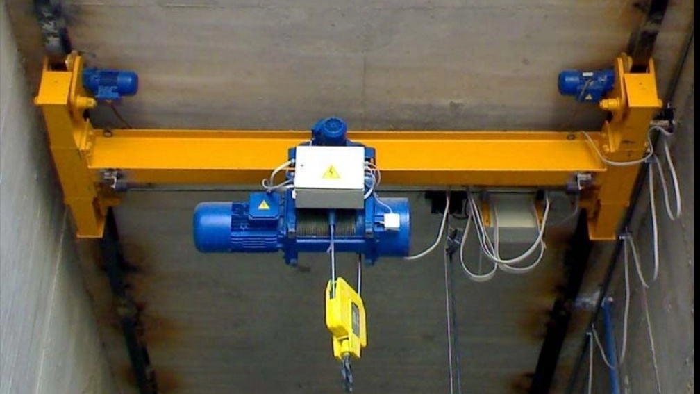 Advantages of using overhead cranes