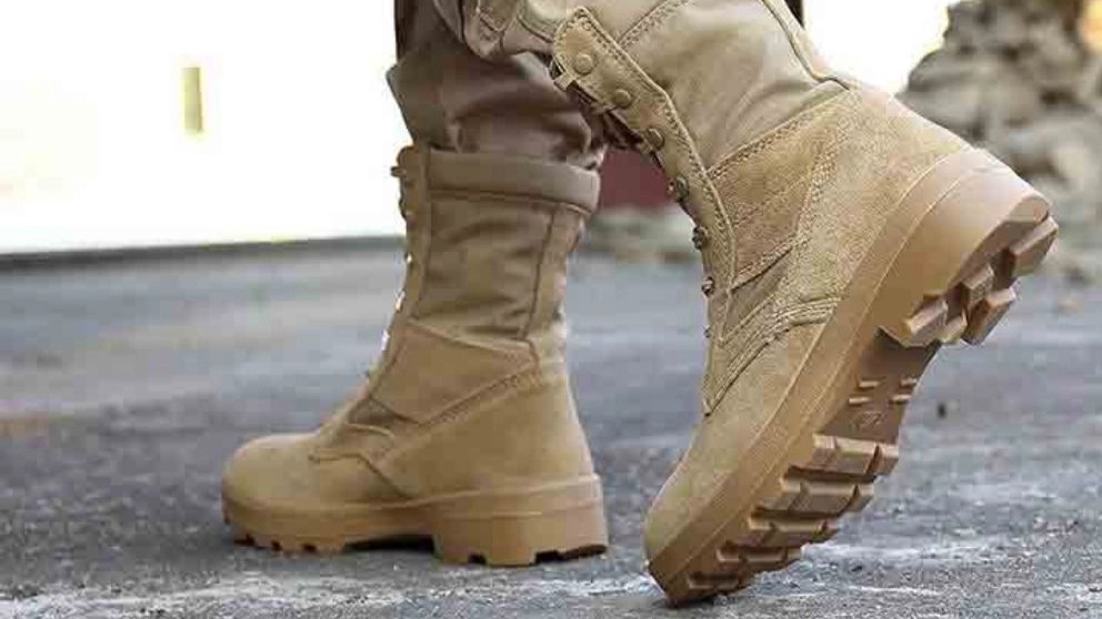Types of military combat boots