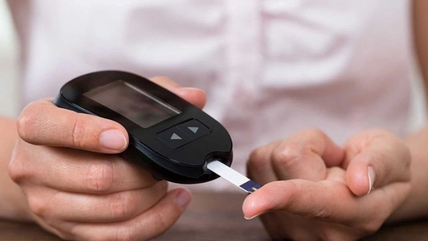 Sohrabi medical equipment, blood pressure monitor and blood sugar machine in Shiraz