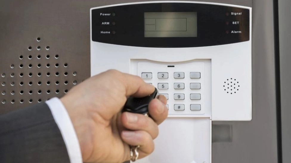 Location alarm and its use and benefits