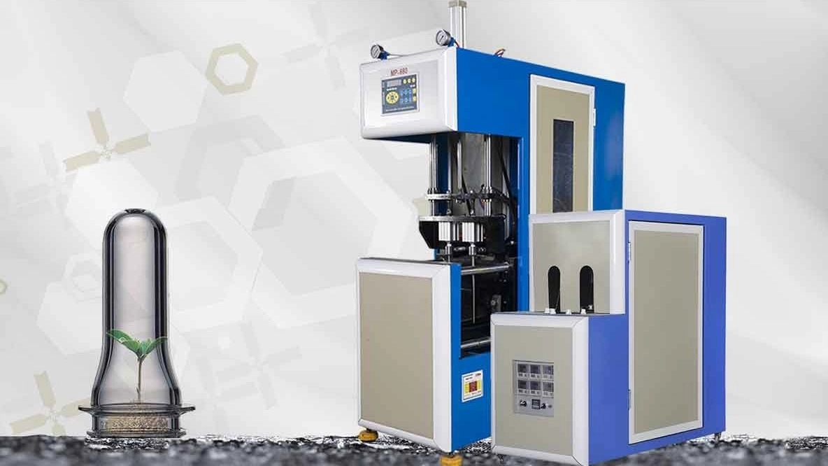 Pet bottle blowing machine