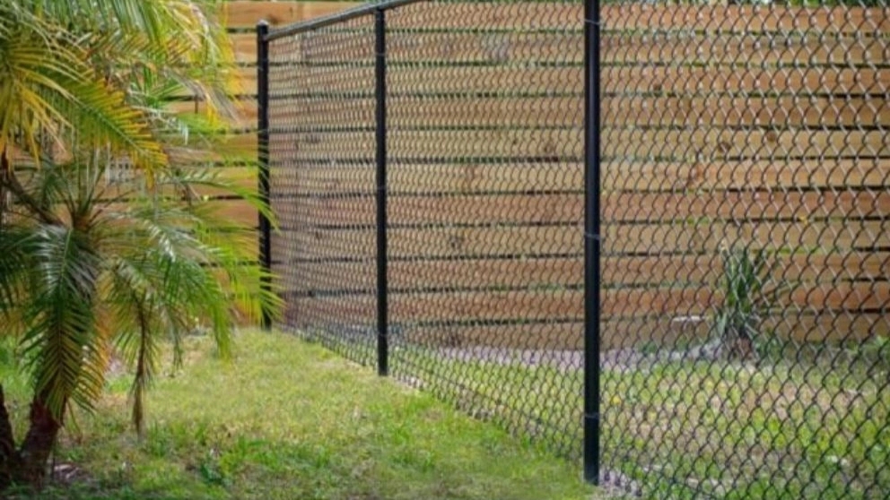Types of fence netting