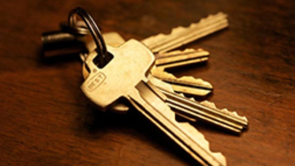 Karimi key making, making household and car keys, switches and remotes in Babolsar