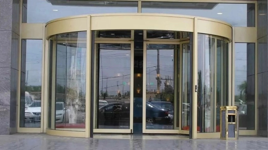 Advantages of automatic doors in different buildings
