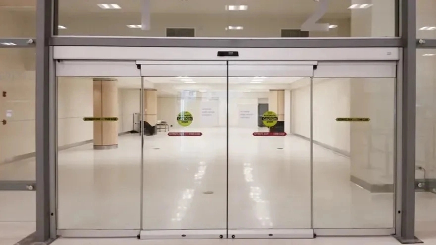 Advantages of using automatic glass door