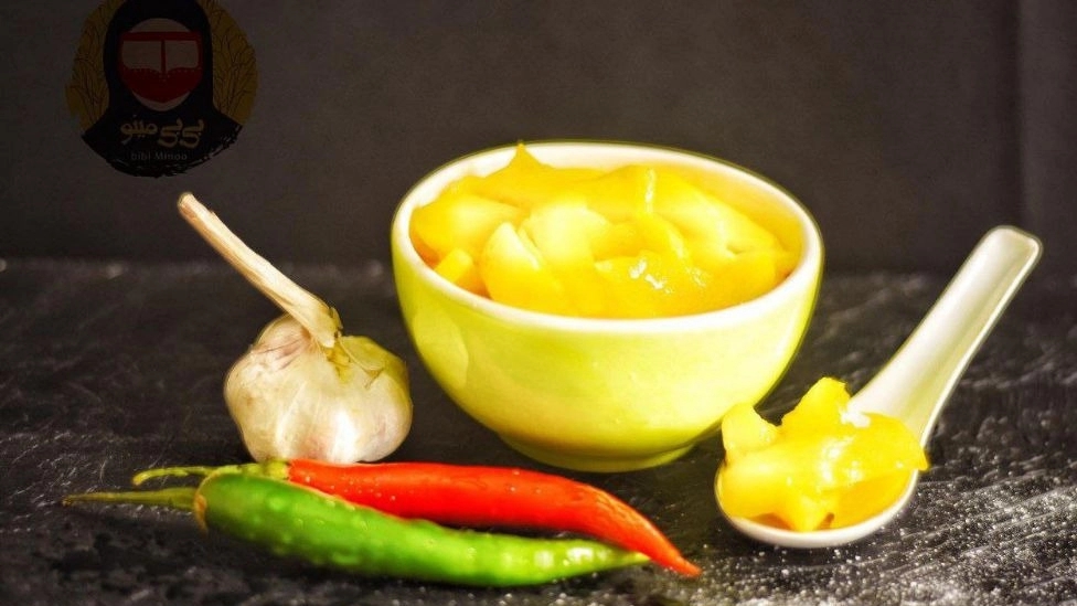 Bibi Mino store, selling mango dates and pickled mango in Minab