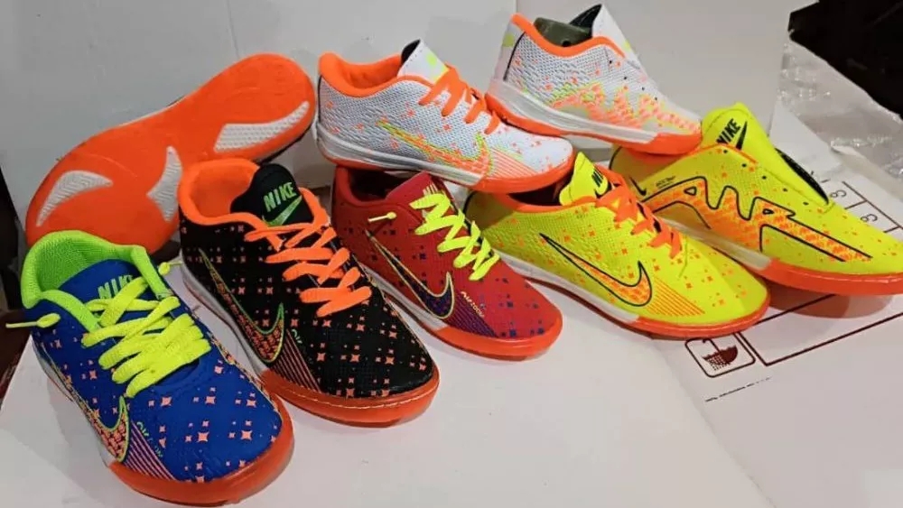 All kinds of sports shoes