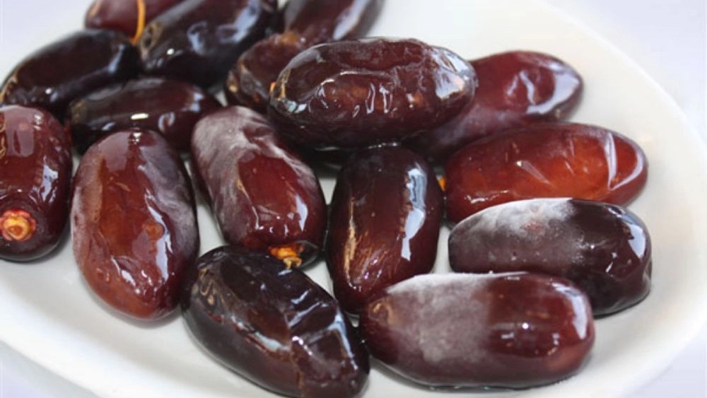 What are the properties of dates?