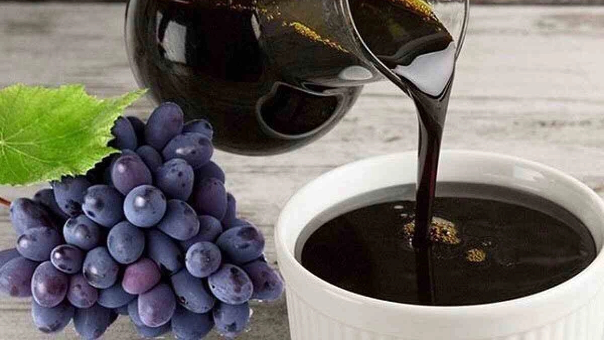 Ebony company, wholesale sale and export of grape juice and date juice in Isfahan