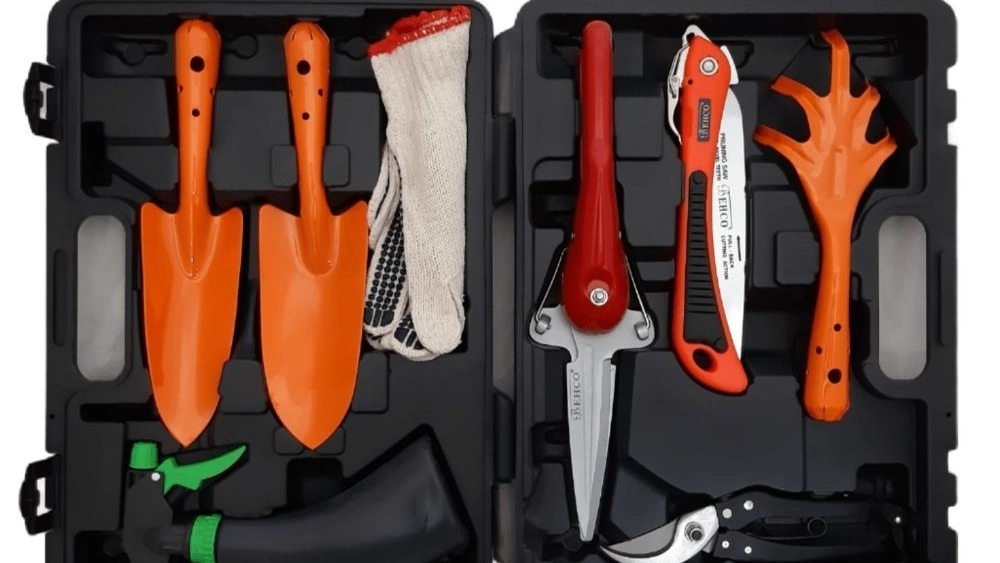 Jan Nishari tools, sale of gardening construction tools and sanitary supplies in Isfahan