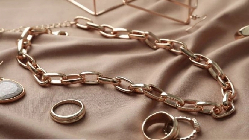 Introducing all kinds of accessories in Rasht