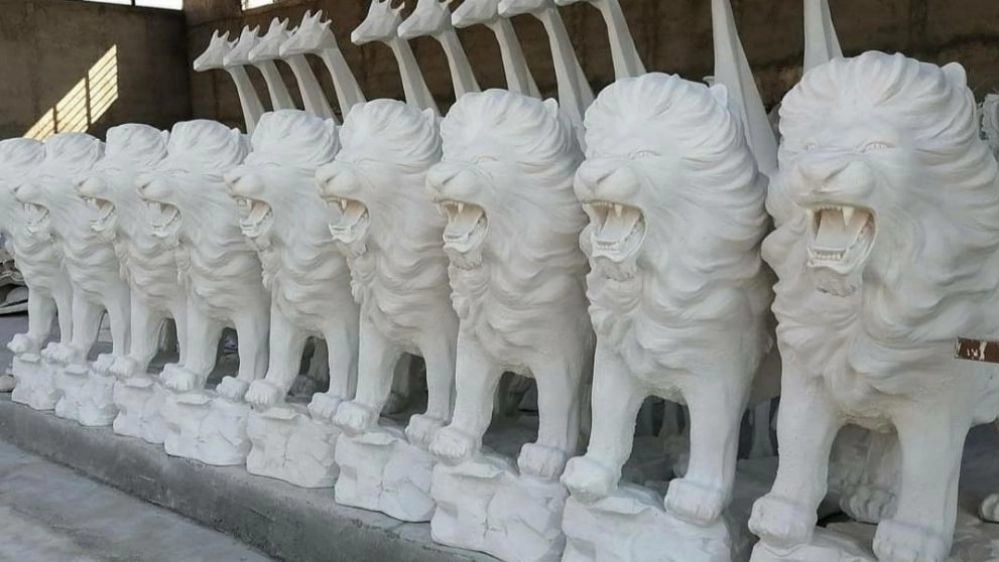 What are the benefits of buying a fiberglass statue?