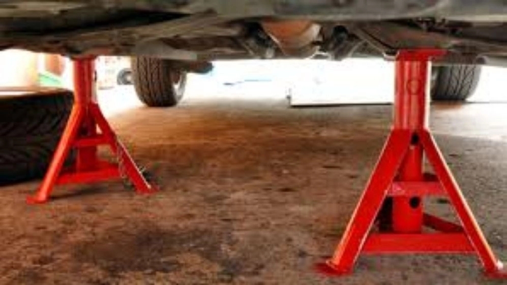 Car support vault
