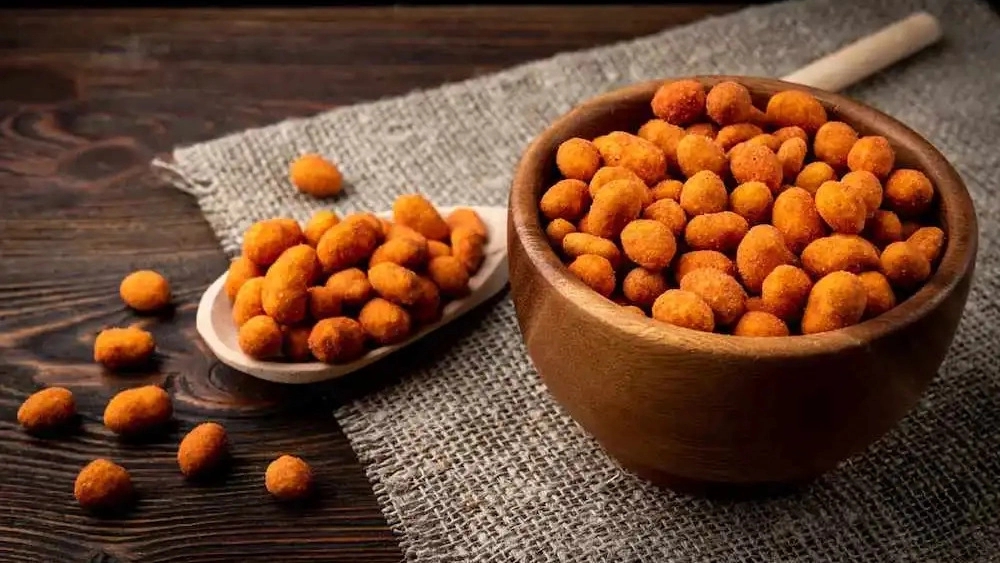 All kinds of peanuts coated with Oscar in Kashan