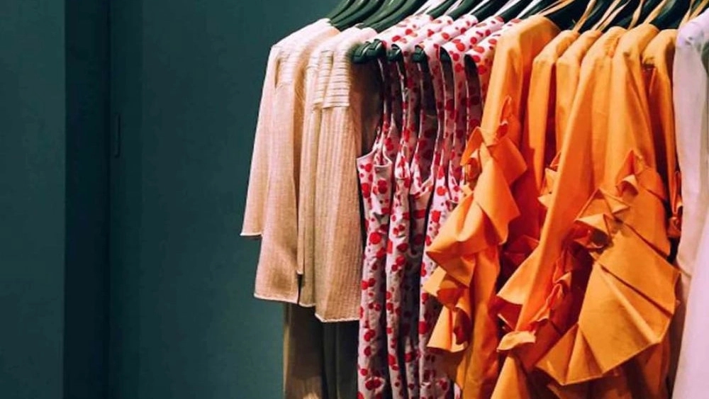 Jebeli clothing, production and sale of all kinds of women's clothing in Tehran