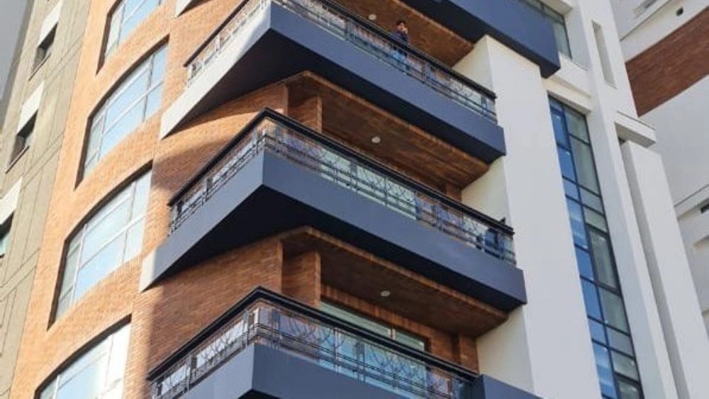 Flushing facade and its types
